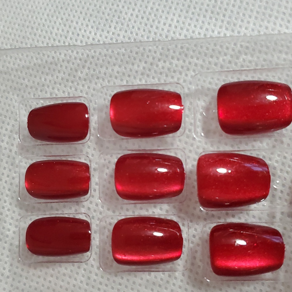 Press On Nails. 30 Pcs. Red. - Picture 8 of 8